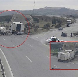 На автомобильной дороге Баку-Газах столкнулись два грузовика