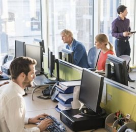 Чем опасна длительная работа за компьютером для суставов и нервов