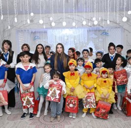 Лейла Алиева и Алена Алиева побывали в детском доме в Гяндже