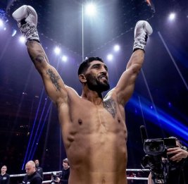 Бахрам Раджабзаде нокаутировал соперника всего за 15 секунд