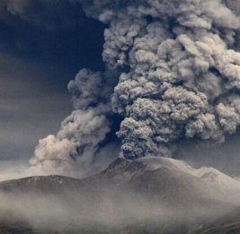 Вулкан Шивелуч на Камчатке выбросил пепел на высоту 11.6 км