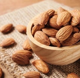 Азербайджан увеличил доходы от экспорта миндаля в Россию почти в 10 раз