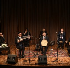 В Баку состоялся литературно-художественный вечер, посвященный 585-летию Алишера Навои