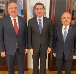 Хикмет Гаджиев обсудил двусторонние отношения с представителем МИД Турции