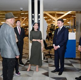 В Баку открылась выставка всемирно известного фотожурналиста Резы Дегати &laquo;Восходящий свет&raquo;