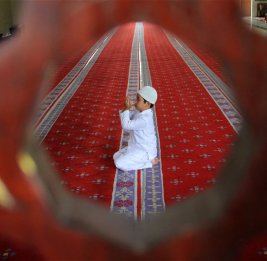 В Азербайджане запрещается принуждать детей к религии