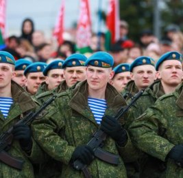 В Белоруссии заявили о готовности военных встать на защиту Родины