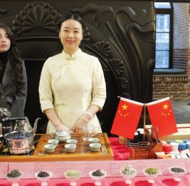 В Бакинском книжном центре состоялся вечер китайской поэзии