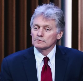 Песков прокомментировал использование доллара в торговле с США