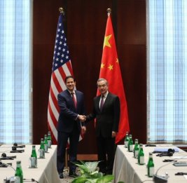 Главы МИД Китая и США встретились в Мюнхене