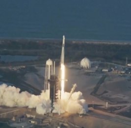 Crew Dragon совершил стыковку с МКС