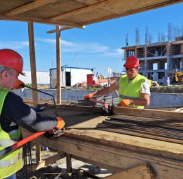 В городе Агдам в 5-м жилом комплексе строится 1074 квартиры