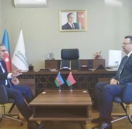 Посол Беларуси встретился в Ханкенди с ректором Карабахского университета