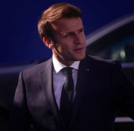 Макрон пригласил Моди на саммит G7 во Франции