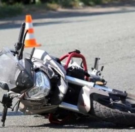 В Баку 18-летний мотоциклист погиб, врезавшись в бордюр