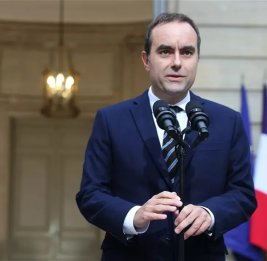 Во Франции отложили обновление кабмина