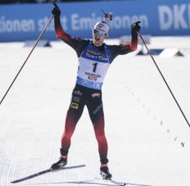 Норвежский биатлонист Дале выиграл масс-старт на 15 км на Олимпиаде