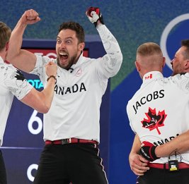 Сборная Канады одержала победу в мужском олимпийском турнире по керлингу