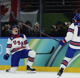 Трамп позвонил сборной США по хоккею и поздравил ее с победой на Олимпиаде