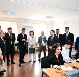 Депутаты Милли Меджлиса и деятели искусств наблюдали процесс аттестации