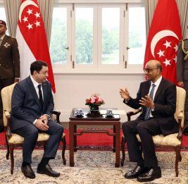 Посол Азербайджана вручил верительные грамоты президенту Сингапура