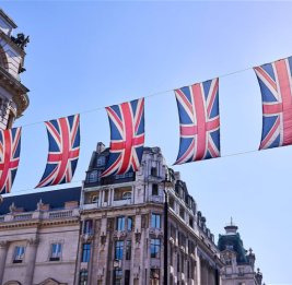 Лондон принял крупнейший пакет санкций против России