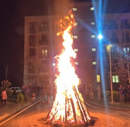 В Агдаме зажжен первый праздничный костер