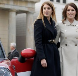 Дочери экс-принца Эндрю разорвали связь с отцом