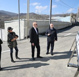 Президент Ильхам Алиев ознакомился с работами, проделанными в селе Ханабад Ходжалинского района