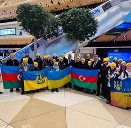 В Баку прибыла еще одна группа украинских детей для прохождения реабилитации