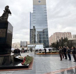 Руководящий состав Министерства обороны посетил памятник &laquo;Крик матери&raquo;