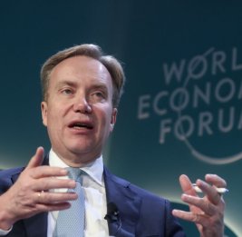 Директор Всемирного экономического форума подал в отставку после разоблачений, связанных с Эпштейном