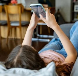 Омбудсмен предложил законодательно ограничить доступ детей к соцсетям