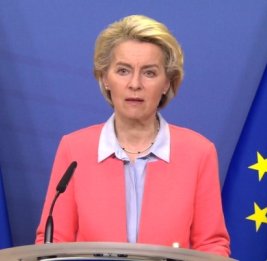 Фон дер Ляйен призвала к сдержанности все стороны конфликта на Ближнем Востоке