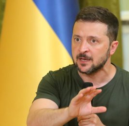 Боксер Усик обошел Зеленского в рейтинге доверия украинцев