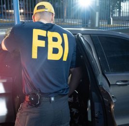 CNN: мужчина в футболке с флагом Ирана убил 2 человек в баре в Техасе