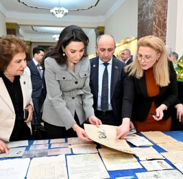 В Аппарате омбудсмена открылась выставка ко Дню геноцида азербайджанцев