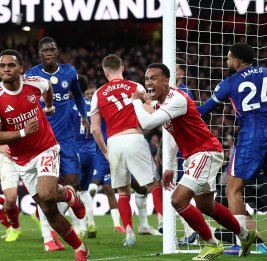 "Арсенал" обыграл "Челси" в лондонском дерби - все голы были забиты с угловых