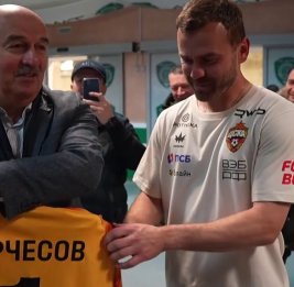 Тренер Черчесов исполнил детскую мечту вратаря ЦСКА Акинфеева