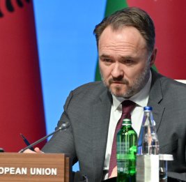 Еврокомиссар: Поставки азербайджанского газа останутся важной опорой энергетической безопасности Союза