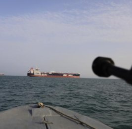 КСИР заявил о полном контроле Ирана над Ормузским проливом