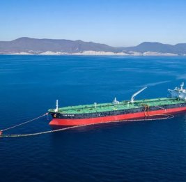 Фрахт супертанкеров взлетел до 500 000 долларов в сутки