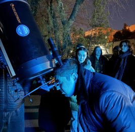 В Бакинском госуниверситете наблюдали парад планет