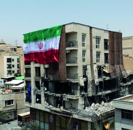 Иран выбрасывает белый флаг