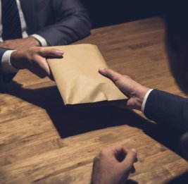 Должностные лица частной компании присвоили более полумиллиона