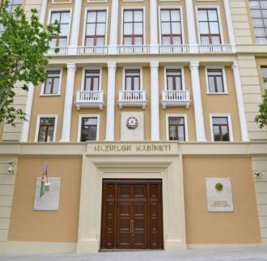 Движение грузовых автомобилей на азербайджано-иранской государственной границе приостановлено