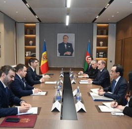 Байрамов проинформировал молдавского коллегу о дроновых атаках