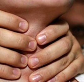 Душил на глазах у ребенка: в Сумгайыте мужчина убил женщину, с которой состоял в гражданском браке