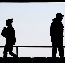 Почти треть мужчин поколения Z считает, что женщина должна подчиняться мужу