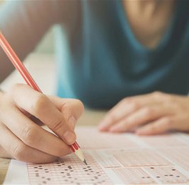 На выпускном экзамене, организованном ГЭЦ, у девяти учащихся обнаружили мобильные телефоны